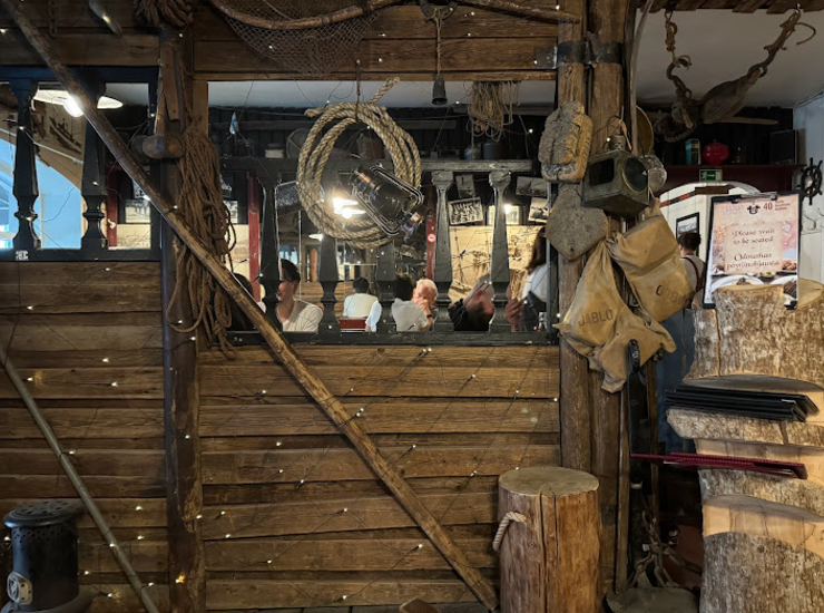 konstan-molja-indoor-view