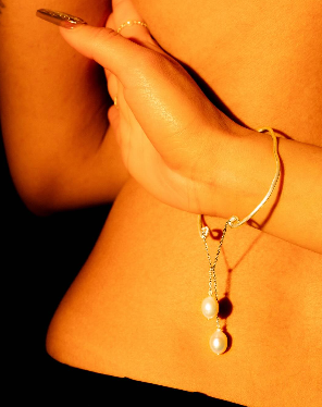 Bracelet detail